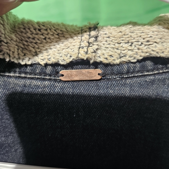 Free People EUC Denim Jacket with Gray Sleeves Small PTP 19 Length 19 Inches - Picture 2 of 5